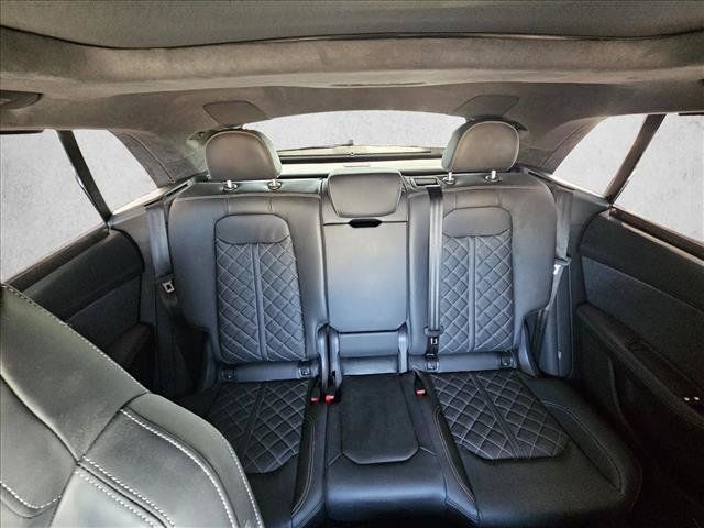 Used 2023 Audi SQ8 Prestige AWD/4WD image 13