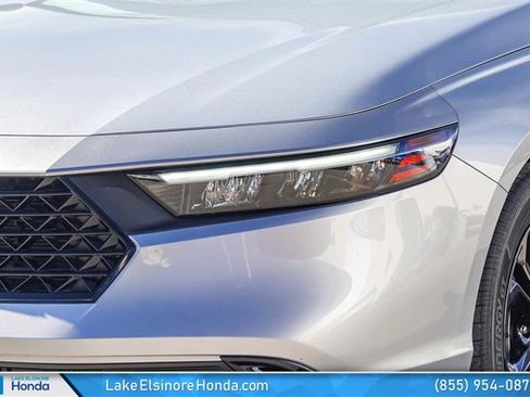 Certified 2025 Honda Accord SE image 5