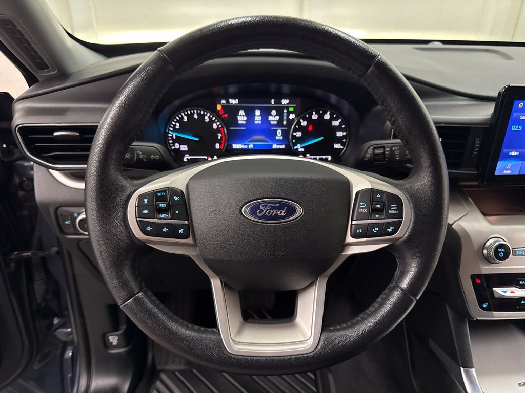 Used 2021 Ford Explorer XLT w/ Equipment Group 202A AWD/4WD image 18