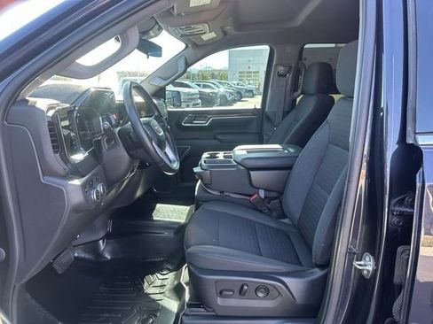 Used 2022 GMC Sierra 1500 SLE AWD/4WD image 2