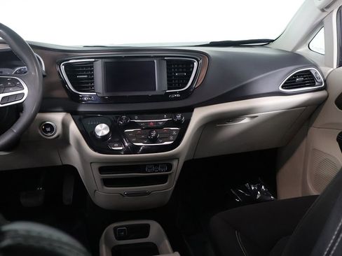 Used 2023 Chrysler Voyager LX FWD image 32