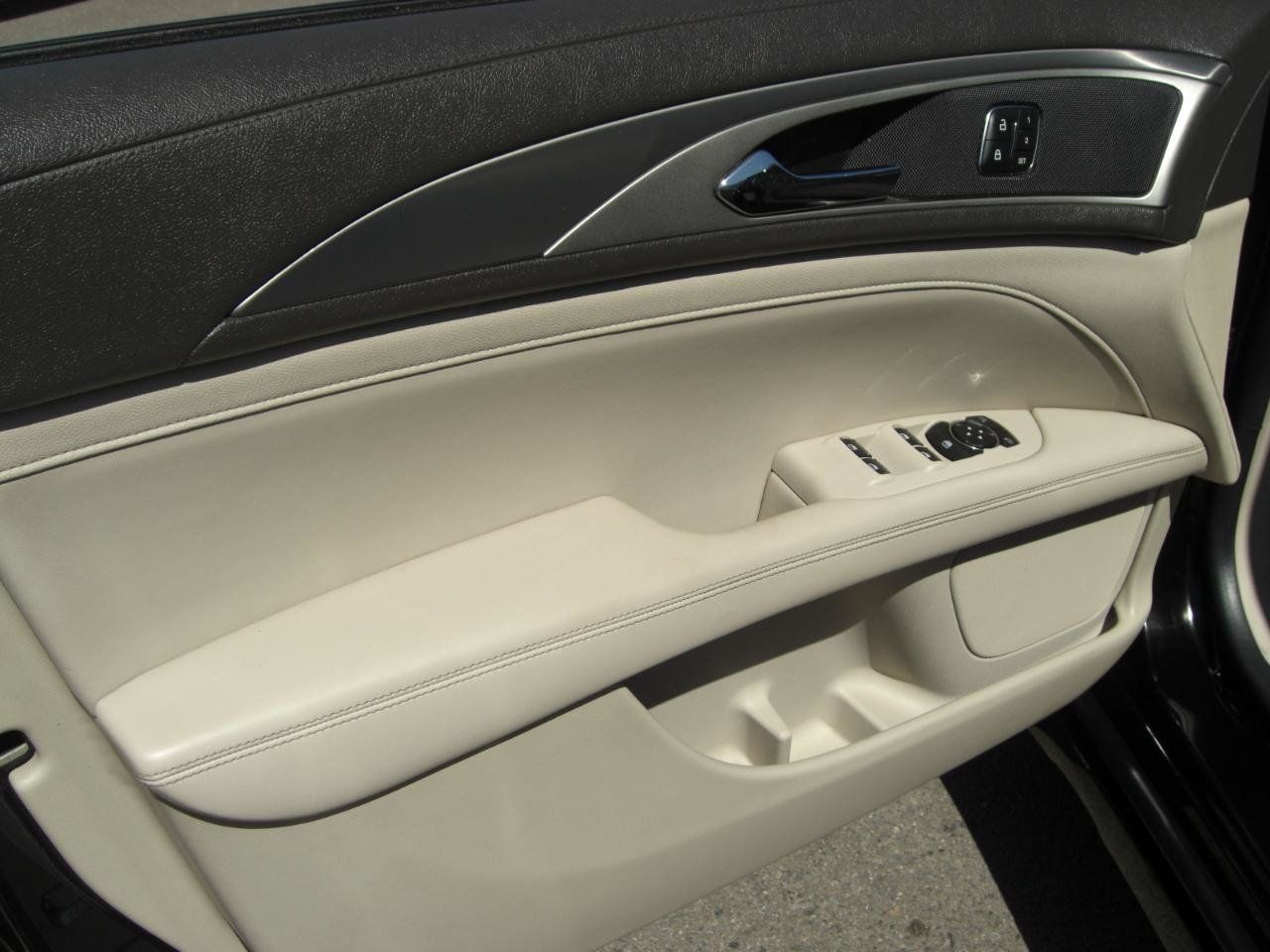 Used 2018 Lincoln MKZ Premiere w/ Magnetic Appearance Package FWD image 19