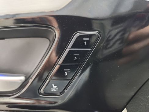 Used 2023 Acura MDX SH-AWD w/ Technology Package image 9