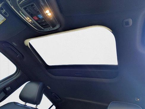 New 2025 Jeep Grand Cherokee L Altitude image 17