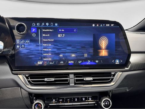 Used 2025 Chevrolet Equinox EV LT FWD image 14