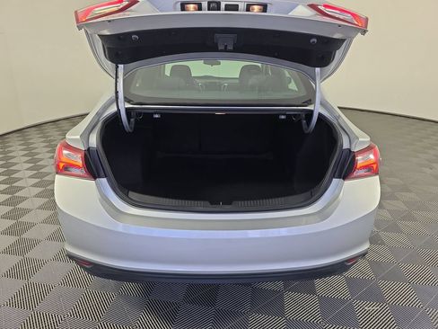 Used 2020 Chevrolet Malibu LT FWD image 28