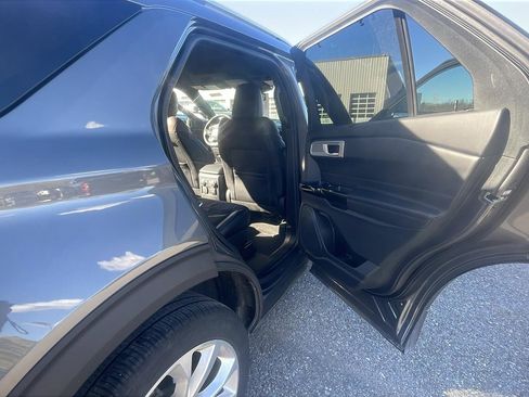 Used 2023 Ford Explorer Platinum w/ Class IV Trailer Tow Package image 18