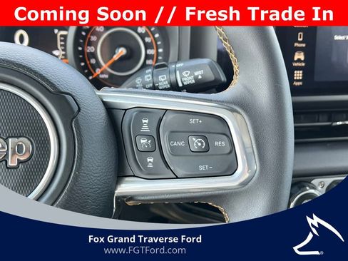 Used 2025 Jeep Wrangler Unlimited Sahara AWD/4WD image 18