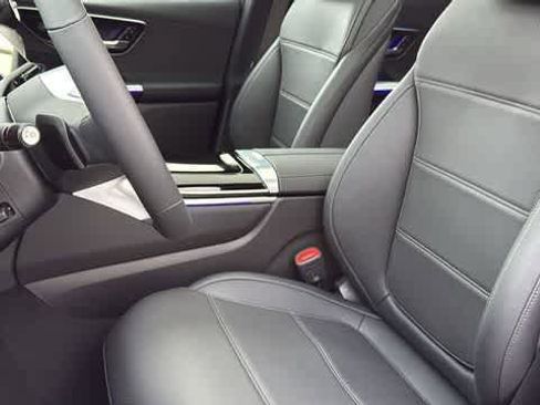 Used 2026 Mercedes-Benz GLC 300 4MATIC image 27