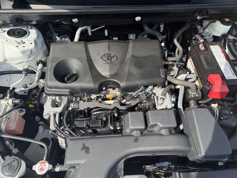 Used 2022 Toyota RAV4 LE image 29