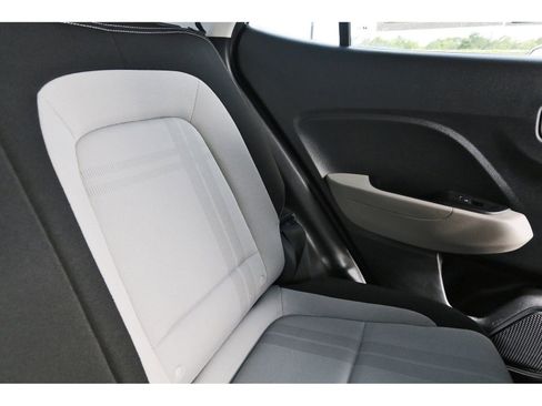 Certified 2025 Hyundai Venue SEL FWD image 15