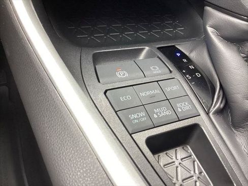Certified 2025 Toyota RAV4 LE AWD/4WD image 17