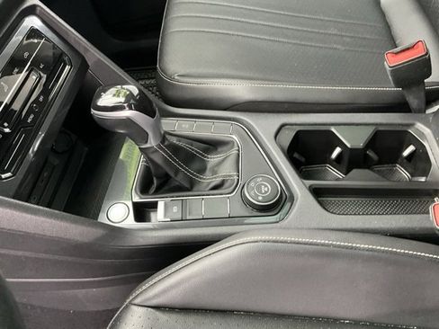Used 2022 Volkswagen Tiguan SE image 20