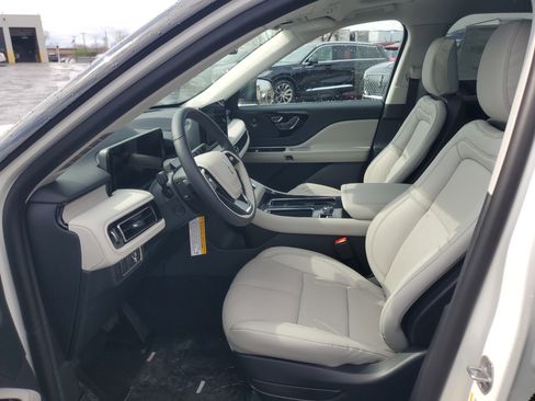 New 2026 Lincoln Aviator Reserve image 11