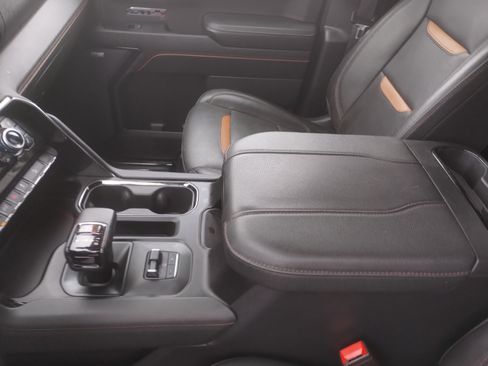 Used 2023 GMC Sierra 1500 AT4 image 14