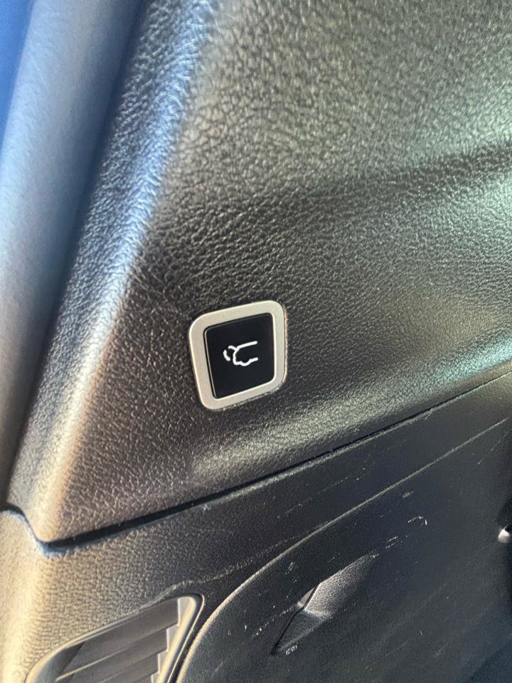 Used 2025 Chrysler Pacifica Select FWD image 25