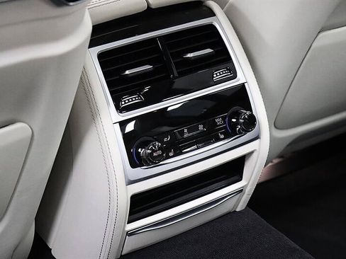 Used 2018 BMW 740i RWD image 21