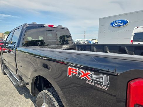 Used 2023 Ford F350 Lariat w/ Chrome Package AWD/4WD image 12