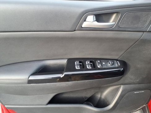 Used 2022 Kia Sportage EX w/ EX Technology Package image 12