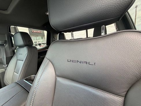 Used 2024 GMC Sierra 1500 Denali w/ Technology Package AWD/4WD image 35