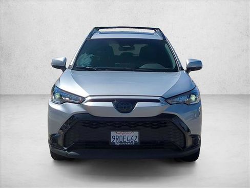 Used 2024 Toyota Corolla Cross AWD Hybrid w/ Moonroof Package image 2
