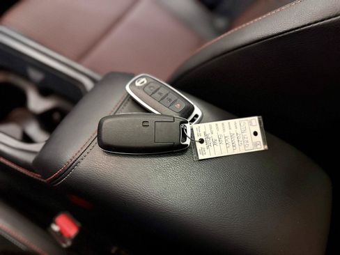 Used 2025 Nissan Kicks SR w/ SR Premium Package AWD/4WD image 29