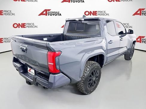 Certified 2025 Toyota Tacoma SR5 AWD/4WD image 8