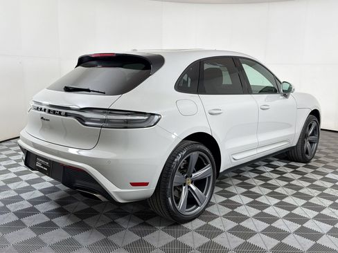 Certified 2025 Porsche Macan AWD/4WD image 10