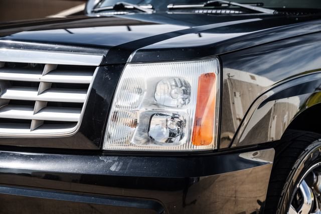 Used 2003 Cadillac Escalade AWD image 40