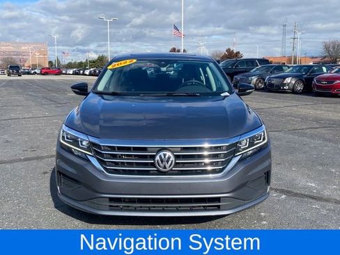 Used 2022 Volkswagen Passat 2.0T image 2