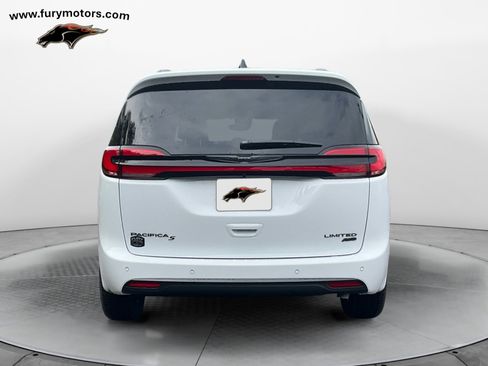 New 2026 Chrysler Pacifica Limited w/ S Appearance Package image 4