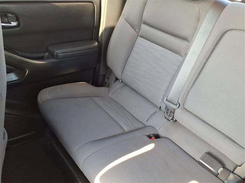 Used 2022 Nissan Frontier SV w/ Technology Package image 18