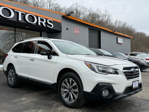 Used 2018 Subaru Outback 3.6R Touring w/ Popular Package #3 image 41