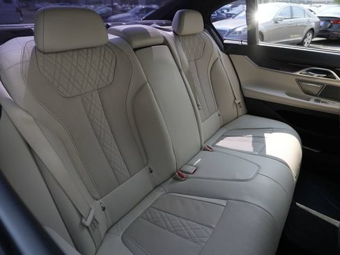 Used 2016 BMW 750i xDrive AWD/4WD image 30