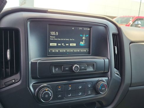 Used 2018 Chevrolet Silverado 1500 Custom w/ Custom Convenience Package RWD image 27