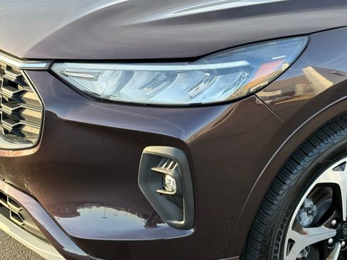 Used 2023 Ford Escape ST-Line Select w/ Tech Pack #2 image 9