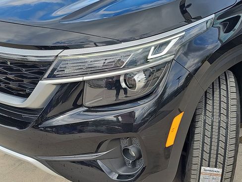 Used 2022 Kia Seltos EX image 35