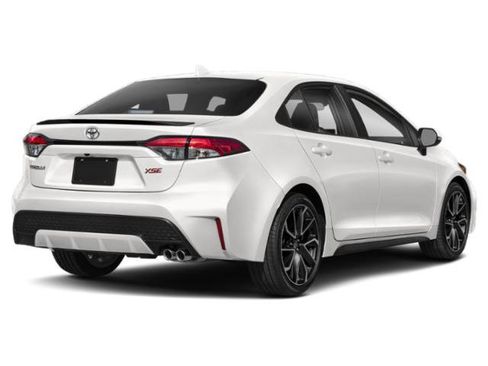 Used 2020 Toyota Corolla XSE image 2