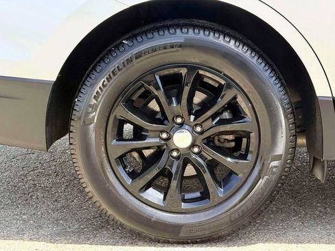 Used 2018 Chevrolet Equinox LT FWD image 10