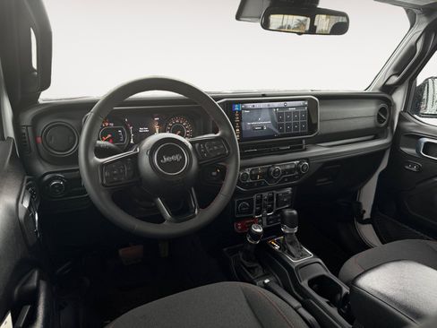 Used 2024 Jeep Gladiator Rubicon w/ Convenience Group image 15