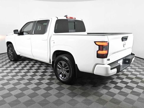 Used 2025 Nissan Frontier SV RWD image 5