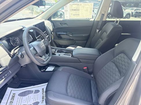 New 2026 Nissan Pathfinder SV FWD image 9