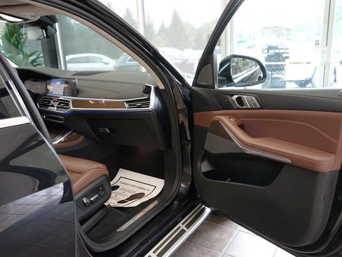 Used 2020 BMW X7 xDrive40i w/ Premium Package AWD/4WD image 52