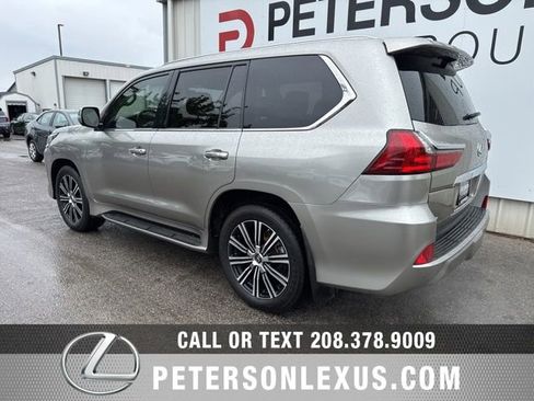 Used 2020 Lexus LX 570 4WD w/ Luxury Package image 6