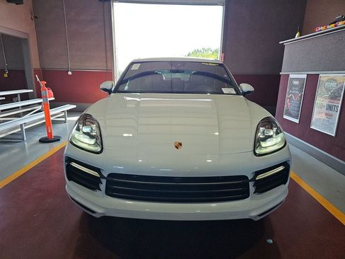 Used 2023 Porsche Cayenne Platinum Edition AWD/4WD image 3