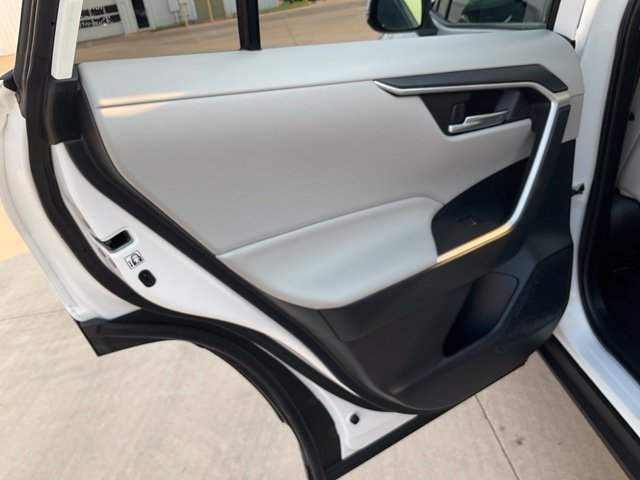Used 2019 Toyota RAV4 XLE Premium FWD image 22