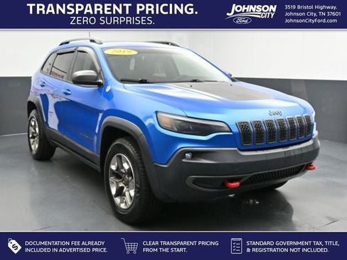 Used 2019 Jeep Cherokee Trailhawk w/ Comfort/Convenience Group AWD/4WD image 1