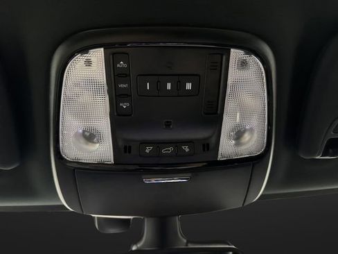 Certified 2025 Dodge Durango R/T image 28