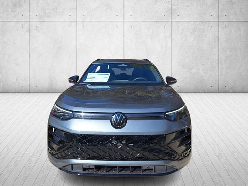 New 2026 Volkswagen Tiguan SE R-Line image 8