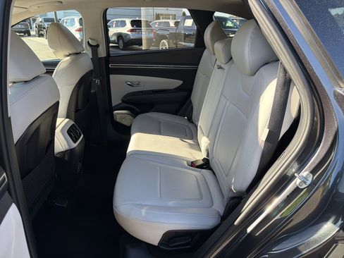 Used 2024 Hyundai Tucson Limited image 35